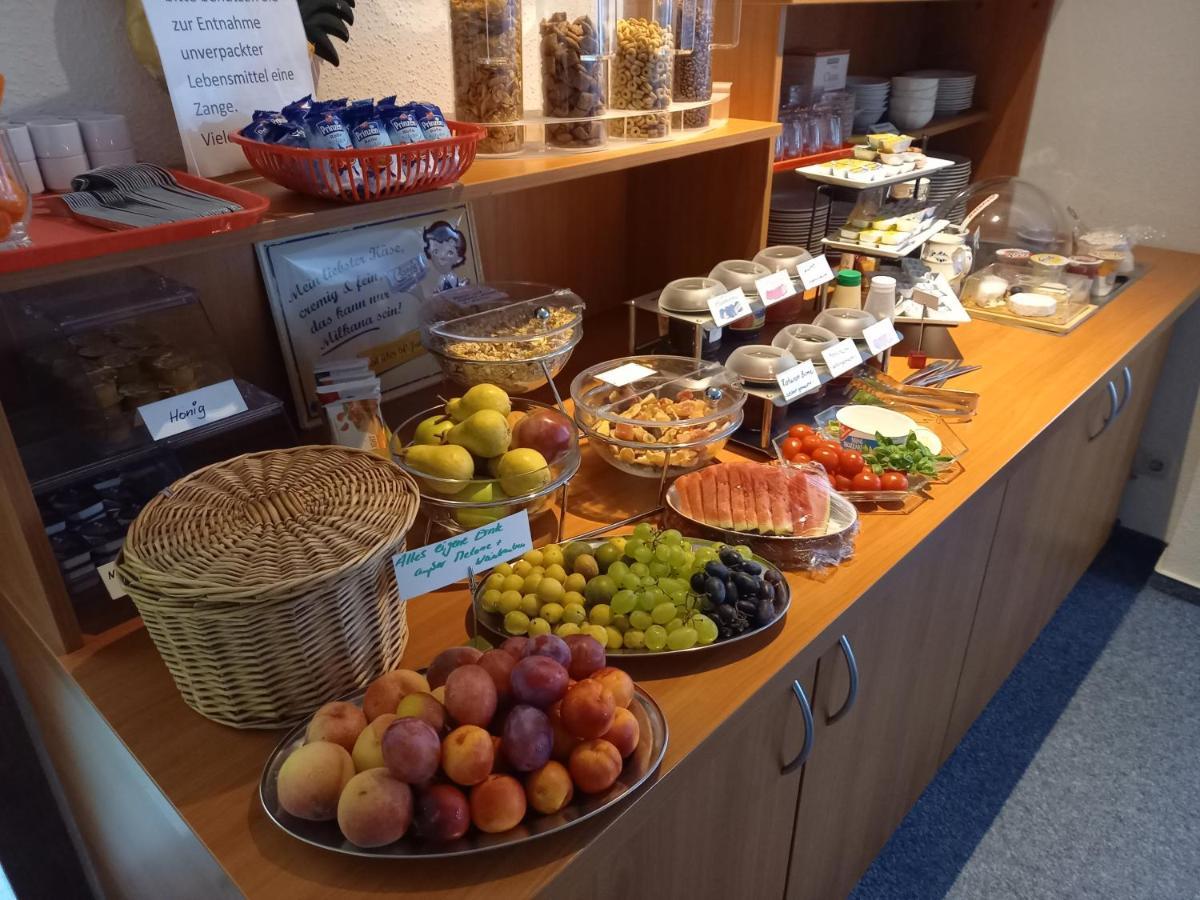 Hotel Am Hohen Schwarm Saalfeld Saale Екстериор снимка