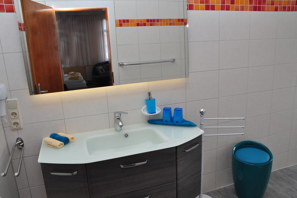 Hotel Am Hohen Schwarm Saalfeld Saale Екстериор снимка
